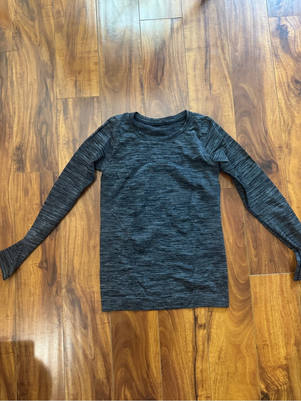 Lululemon Long Sleeve Crewneck Top